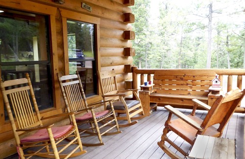 Alpine Cabin | Spectacular 6 bedroom cabin surrounded by pines and meadow views in Alpine, Az