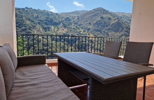 Fregenite House | Spectacular Alcázar Views! 4 Bedroom House | Authentic Spanish Experience