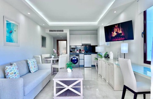 Samana Apartment | Spectacular Bay View 1BR Apt, Full AC, Pool, Terrace, Gym.