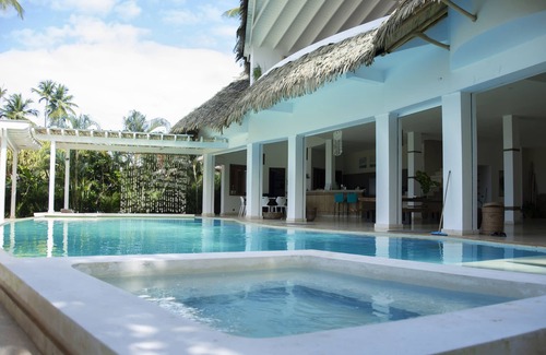 Puerto Bahia Villa | Spectacular BEACHFRONT luxury Villa with private pool, Jacuzzi chef, full staff
