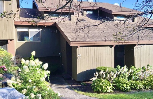 Manchester Center House | Spectacular Green Mountain views, walk to pool and charming Manchester village