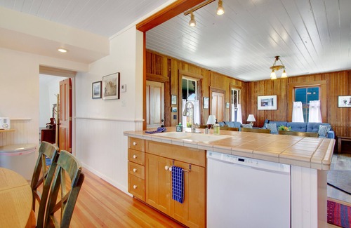 Mendocino House | Spectacular home with stunning views, decks, fireplaces, sauna, & fast WiFi