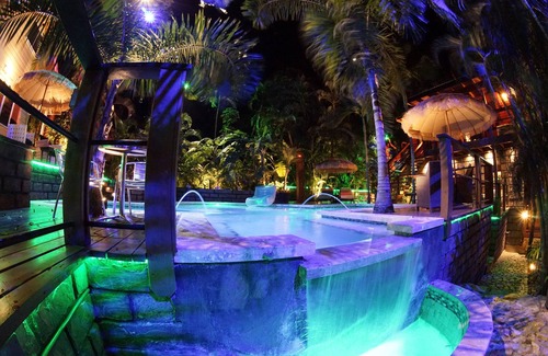 Antoneys Cay House | SPECTACULAR JUNGLE CANOPY TREE HOUSE WITH WATERFALL POOL & GYM!