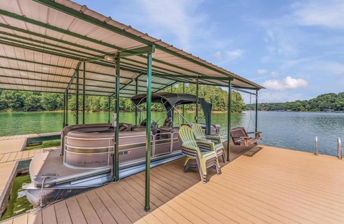 Reed Creek House | Spectacular Lake Home Gated Upscale Neighborhood Very Beautiful Setting
