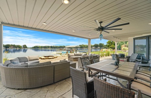 Koontz Lake House | Spectacular LakeHouse near Notre Dame Culver & Golf