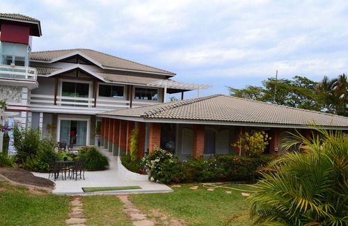 Valinhos House | Spectacular Lodge/Hill Top/Club Structure- great cleaning/maintenance