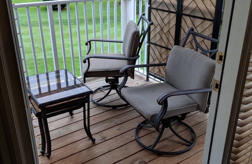 Maggie Valley Condo | SPECTACULAR MOUNTAIN AND GOLF COURSE VIEWS. BEAUTIFUL UNIT ON TOP FLOOR.