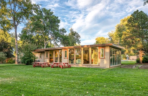 East Boulder House | Spectacular Mountain Style Home Near DT Boulder!