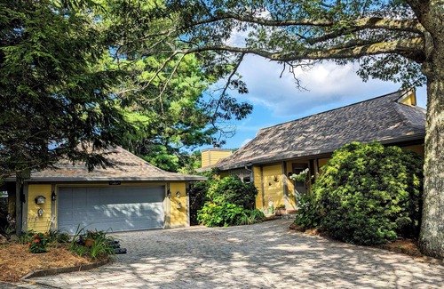 Sky Valley House | Spectacular Mountain and Golf Course Views. Perfect for Families and Foursomes!