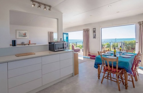 Ruby Bay House | Spectacular Ocean View with a Kiwi Vibe