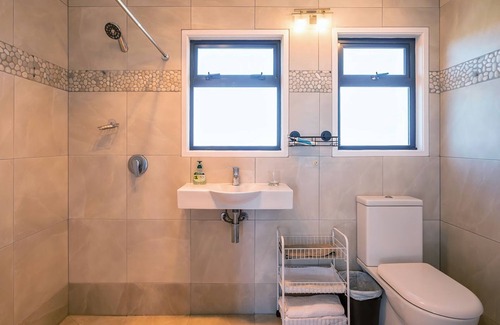 Ruby Bay House | Spectacular Ocean View with a Kiwi Vibe