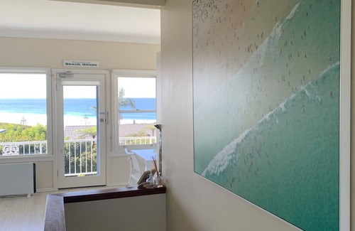 Dalmeny House | Spectacular Ocean views from this perfect updated 60's Beach House