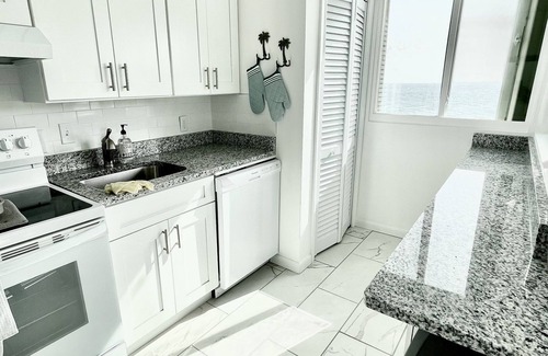 South Coast Condo | Spectacular Oceanfront Villa: Stunning Views, Breezes, Serenity, and Pristine!