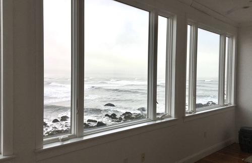 Little Nahant Apartment | Spectacular OCEANFRONT apt near BOSTON, SALEM + Logan Airport