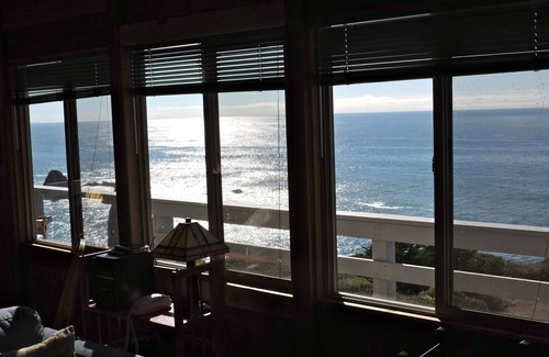 Albion House | Spectacular Oceanfront on the Mendocino Coast