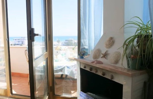Quartiere XXXIV Lido di Ostia Levante Apartment | Spectacular promenade close to the center of Rome