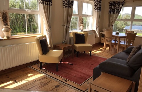 Dingle House | Spectacular Sea View ~ Dingle Bay at your door step - Large house sleeps 10