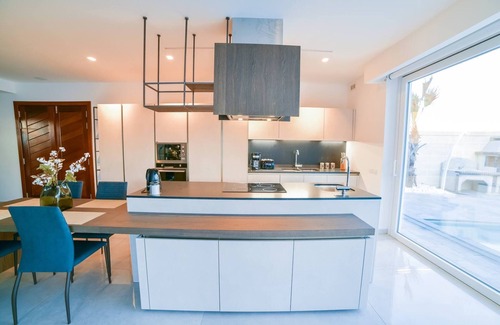 Marsaskala Villa | Spectacular Sea-View Villa with Spa Area
