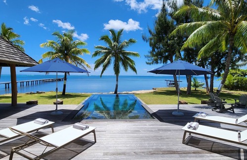 Uturoa Villa | Spectacular seafront property with swimming pool and private pontoon.