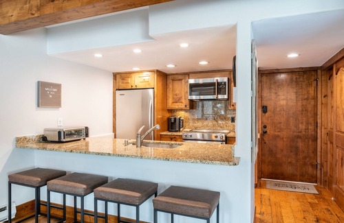 Vail Condo | Spectacular Ski Slope Views & Ideal Location! Vail Platinum w/Pool and Hot Tub