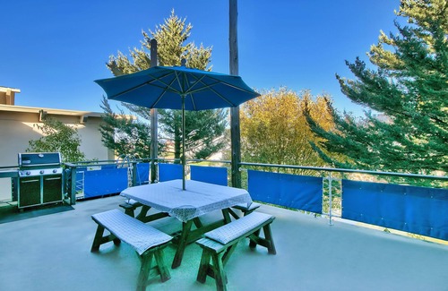 Tahoe Keys House | Spectacular Smuggler's Cove