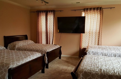 Salinas House | Spectacular Spacious Stay for 1 to 16 Guests