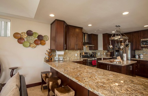 Kaanapali House | Spectacular Sunset and Ocean Views with Pool & Hotbub near Kaanapali Beach