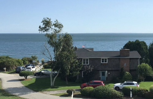 Waterford House | Spectacular views from our comfortable beachfront home!