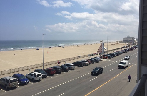 Hampton Condo | Spectacular Views From Beachfront Condo