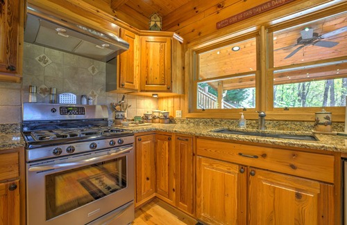 Cataloochee Ranch House | Spectacular Views, Privacy and Hot Tub