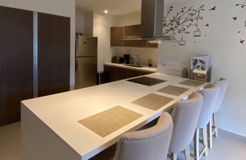 Santa Ana Apartment | Spectacular Villa in Gated Community, heart of Santa Ana, King Bed