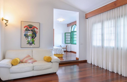 Yaiza Villa | Spectacular Villa Near National Park with Pool, Terrace, Mountain Views & Wi-Fi