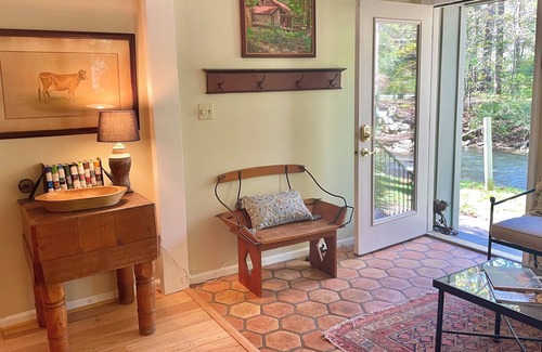 Roseland Cottage | Spectacular Waterfront Retreat on Piney River in the Blue Ridge Mountains.