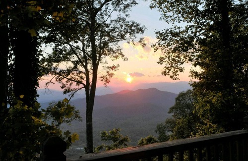 Bryson City Cabin | Spectacular Westward View.