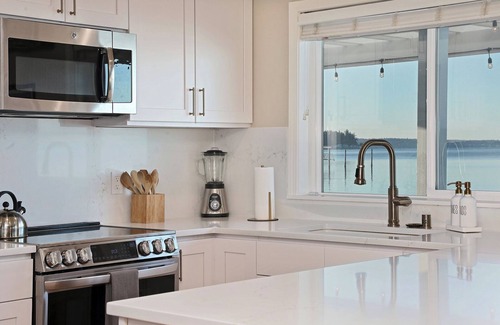 Freeland House | Spectacular Whidbey Island Beach Front Estate - on sandy Mutiny Bay