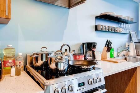 Belltown Apartment | Speechless In Seattle - #1 Location - 2BR - Free Parking - VR1