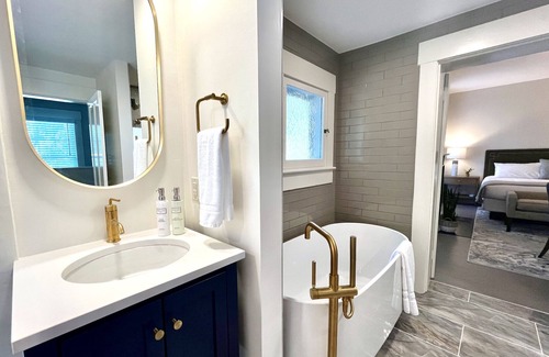 Chillicothe Bed & Breakfast | Spencer Suite at The Willis-James