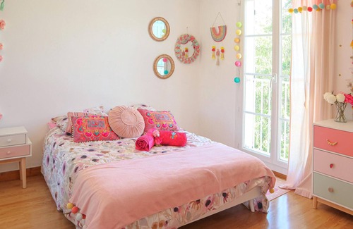 Gignac-la-Nerthe House | Spend a relaxing vacation in the cottage with pool.