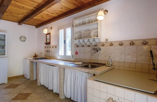 Cunski House | Spend a relaxing holiday in this holiday home on the island of Mali Loinj.