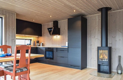 Tjaldal House | Spend a relaxing holiday close to nature in this inviting holiday home.