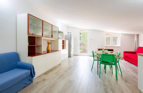 Bitonto Apartment | Spend a relaxing vacation in this appealing vacation home with great views of the countryside.