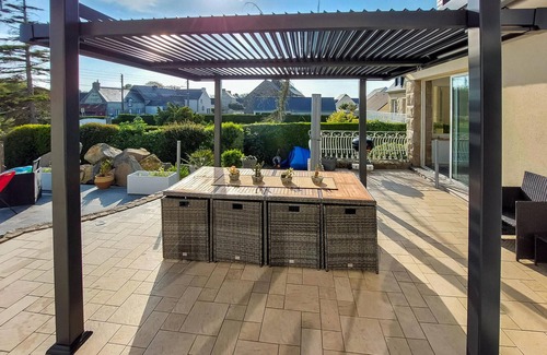 La Fresnais House | Spend an unforgettable vacation in this welcoming and comfortable vacation home with pool.
