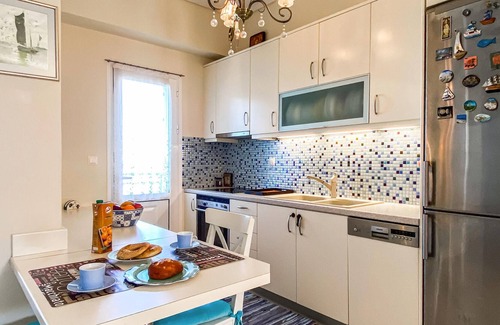 Kato Diminio House | Spend an unforgettable vacation in this attractive vacation home with sea view!