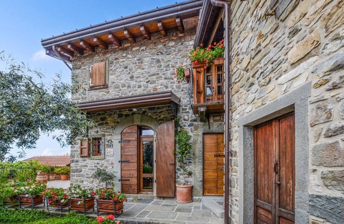 Comano House | Spend an unforgettable vacation in this vacation home.