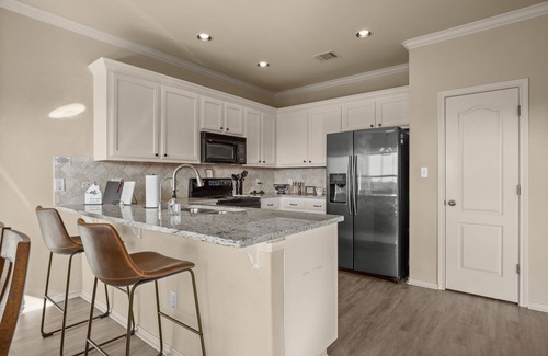 Waterford On Lake Travis House | Spend the Holidays at the Lake! SPECIALS! Free Golf Cart! Lake Travis Access!