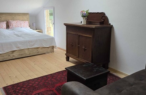 Bad Koesen House | Spend the night in a cozy double room 4 in the Altes Saale Fährhaus.