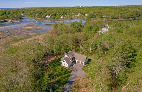 Cape Neddick House | Spend your holidays by the Sea. What a beautiful opportunity to stay and celebrate in Maine.