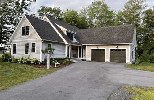 Cape Neddick House | Spend your holidays by the Sea. What a beautiful opportunity to stay and celebrate in Maine.
