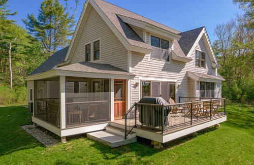 Cape Neddick House | Spend your holidays by the Sea. What a beautiful opportunity to stay and celebrate in Maine.