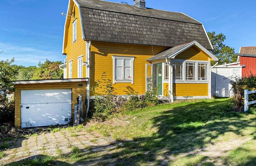 Nattraby House | Spend your relaxing vacation near the Almö nature reserve in this beautiful house by the sea in Blek